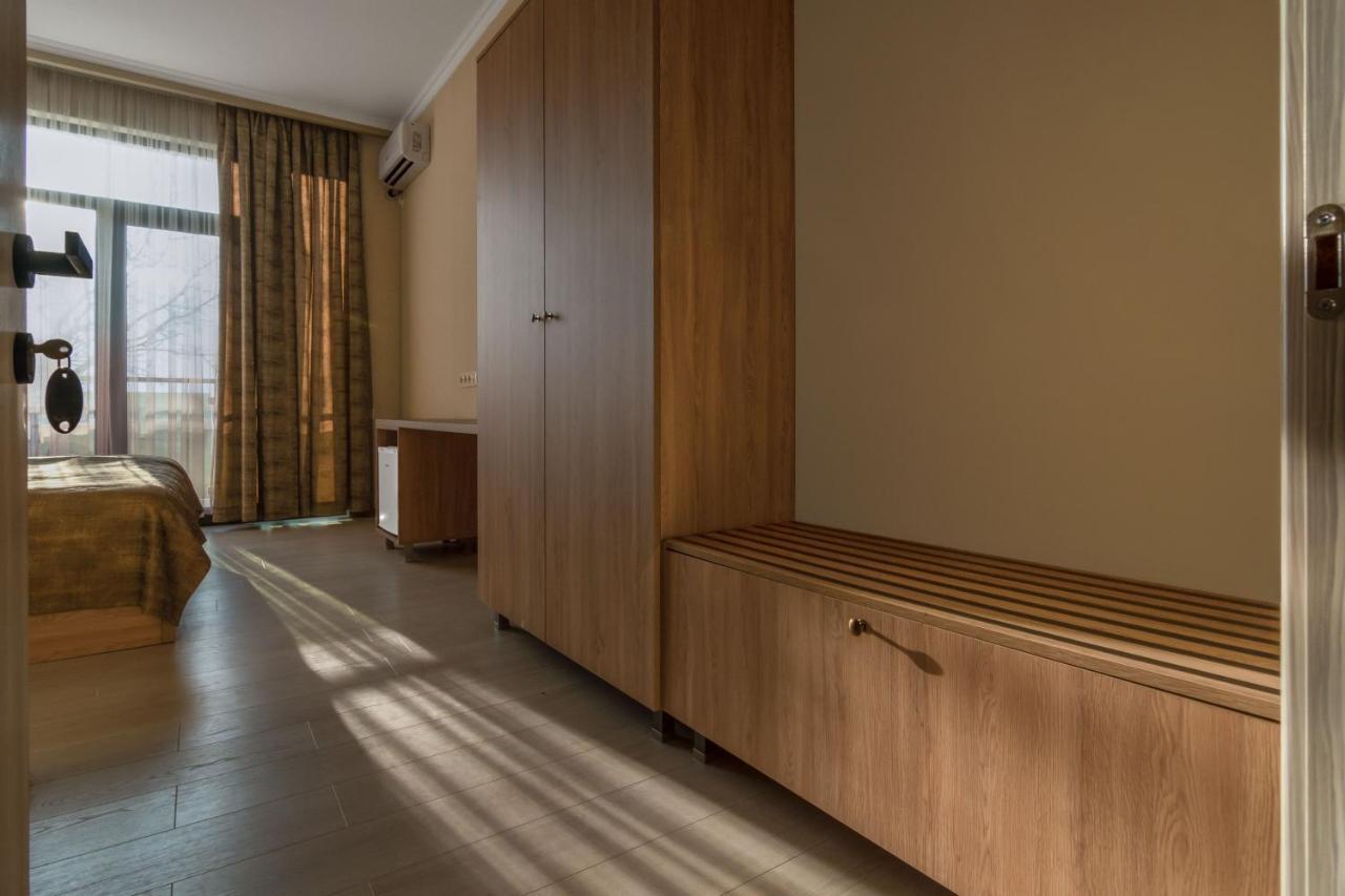 Hotel Alexandria Szaguramo Kültér fotó