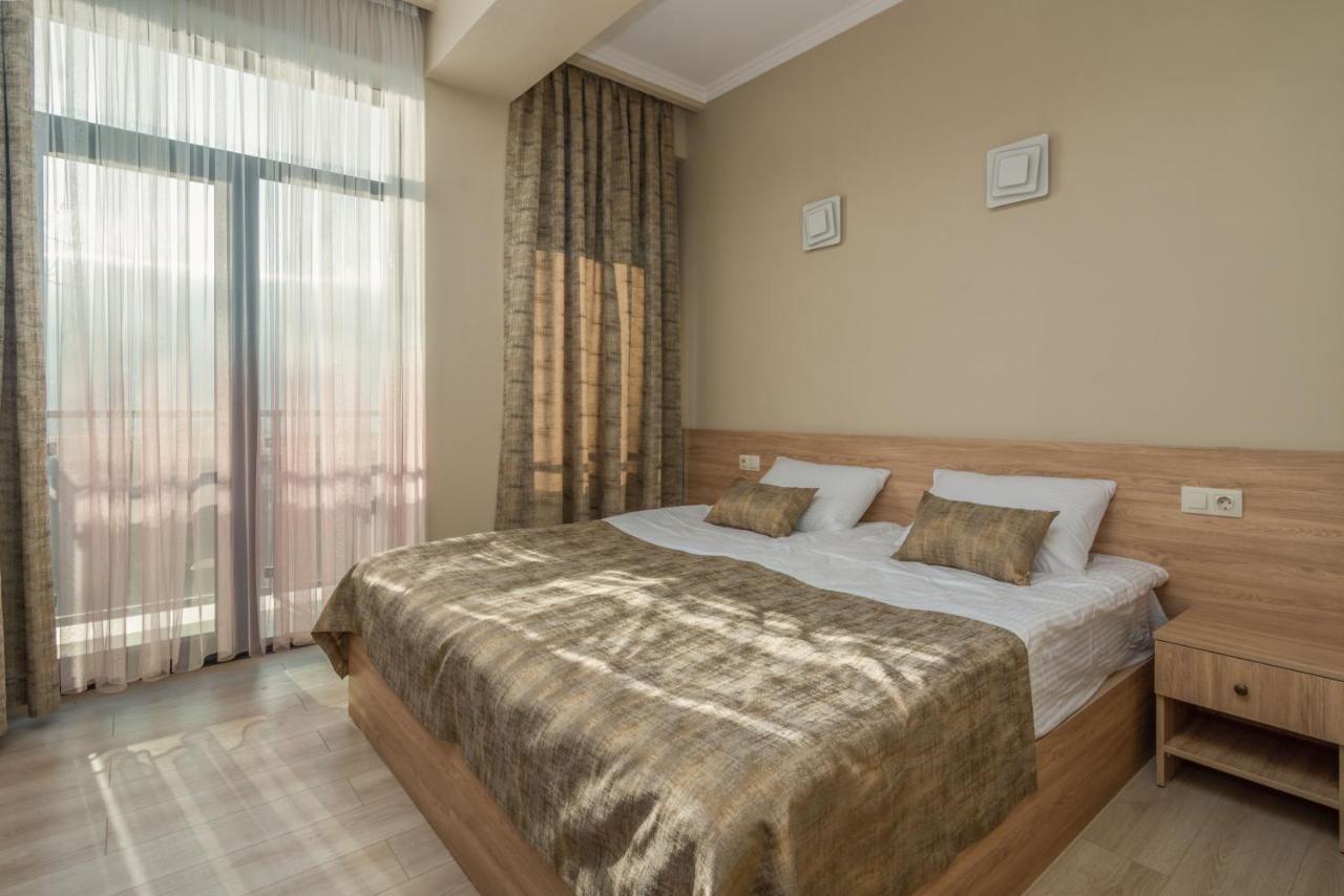 Hotel Alexandria Szaguramo Kültér fotó