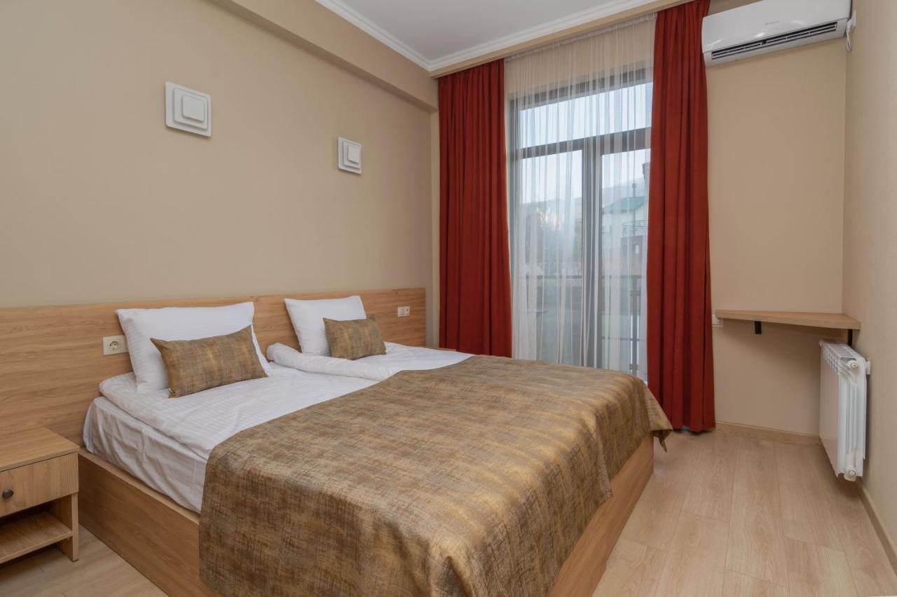 Hotel Alexandria Szaguramo Kültér fotó